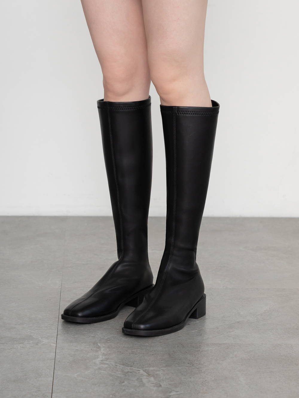 好感專屬.中車線設計方頭低跟長靴 時尚黑