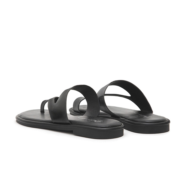 Diagonal Strap Soft Toe Loop Sandals Black