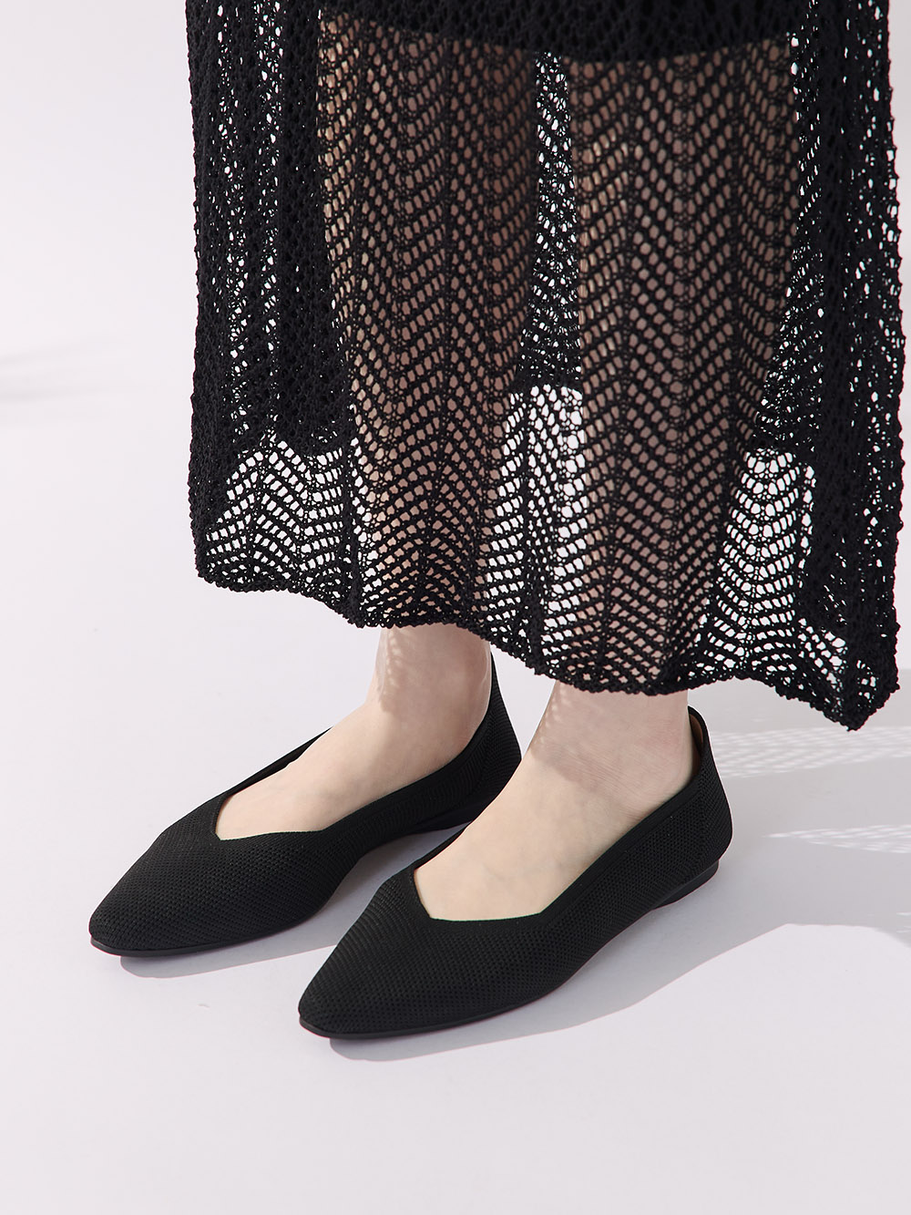 【3D零感雲織鞋】小V口尖頭通勤包鞋 午夜黑