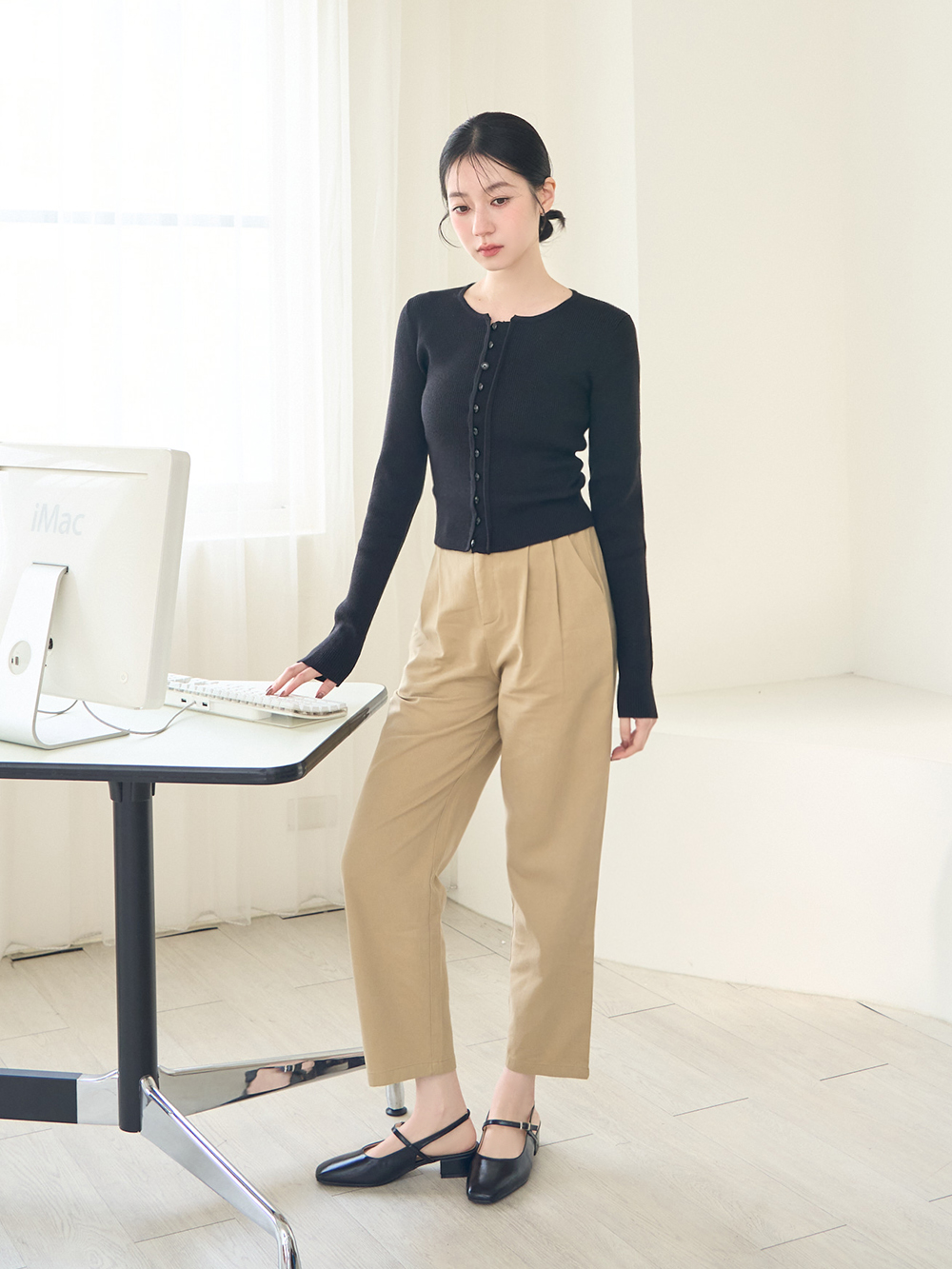 粉彩春日4D氣墊後空低跟鞋 黑