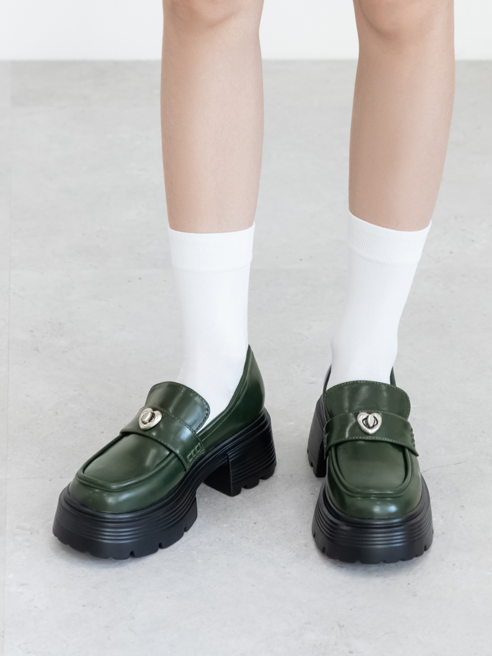 Love愛心釦飾厚底樂福鞋 綠色