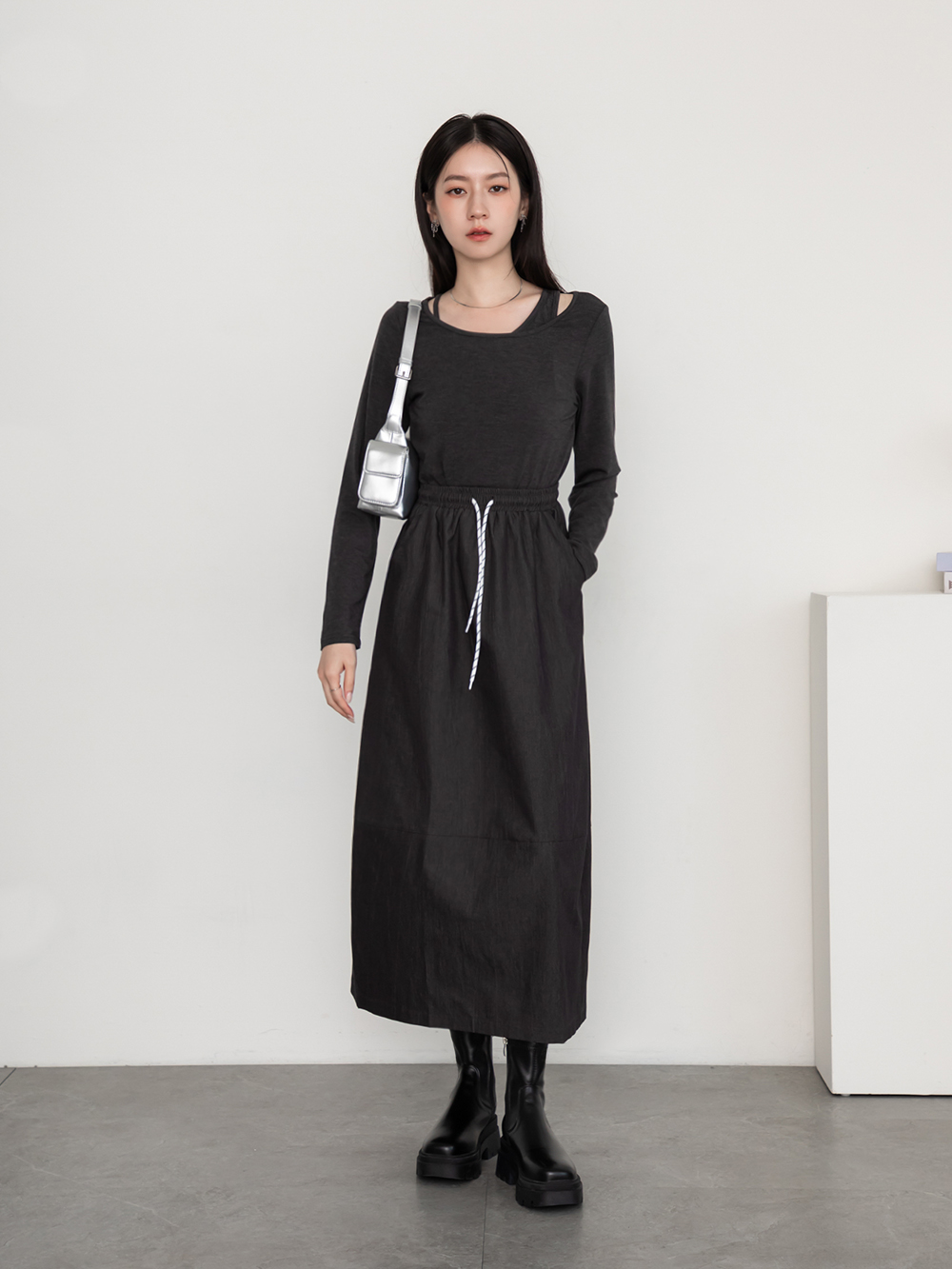 筆直漫畫腿.方糖鬆糕厚底素面瘦瘦靴 時尚黑