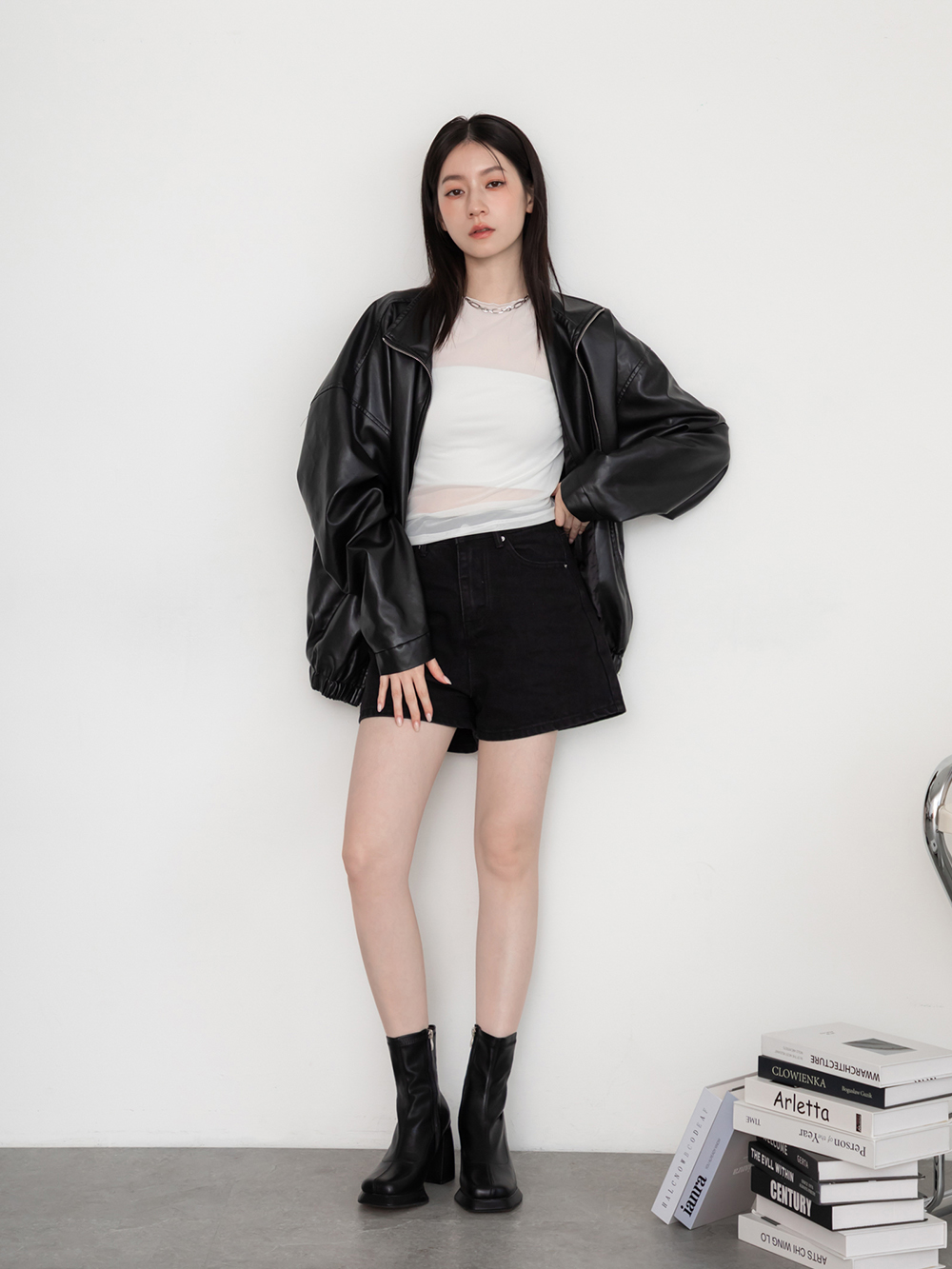 女神降臨．加厚水台高跟瘦瘦短靴 時尚黑