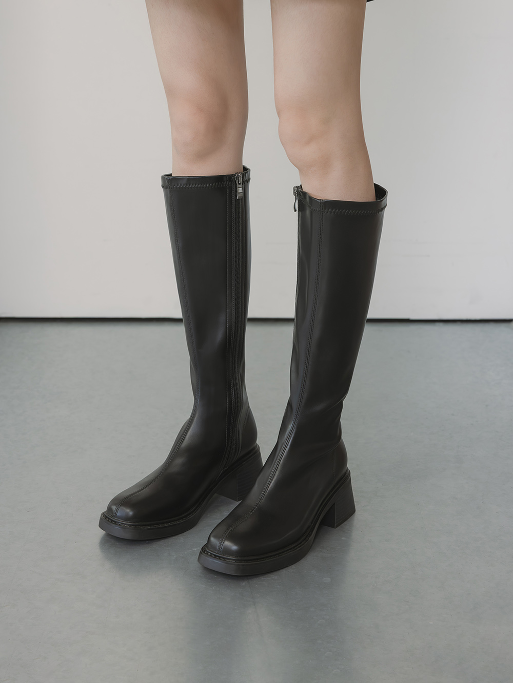 黃金比例方頭木紋跟瘦瘦長靴 黑色