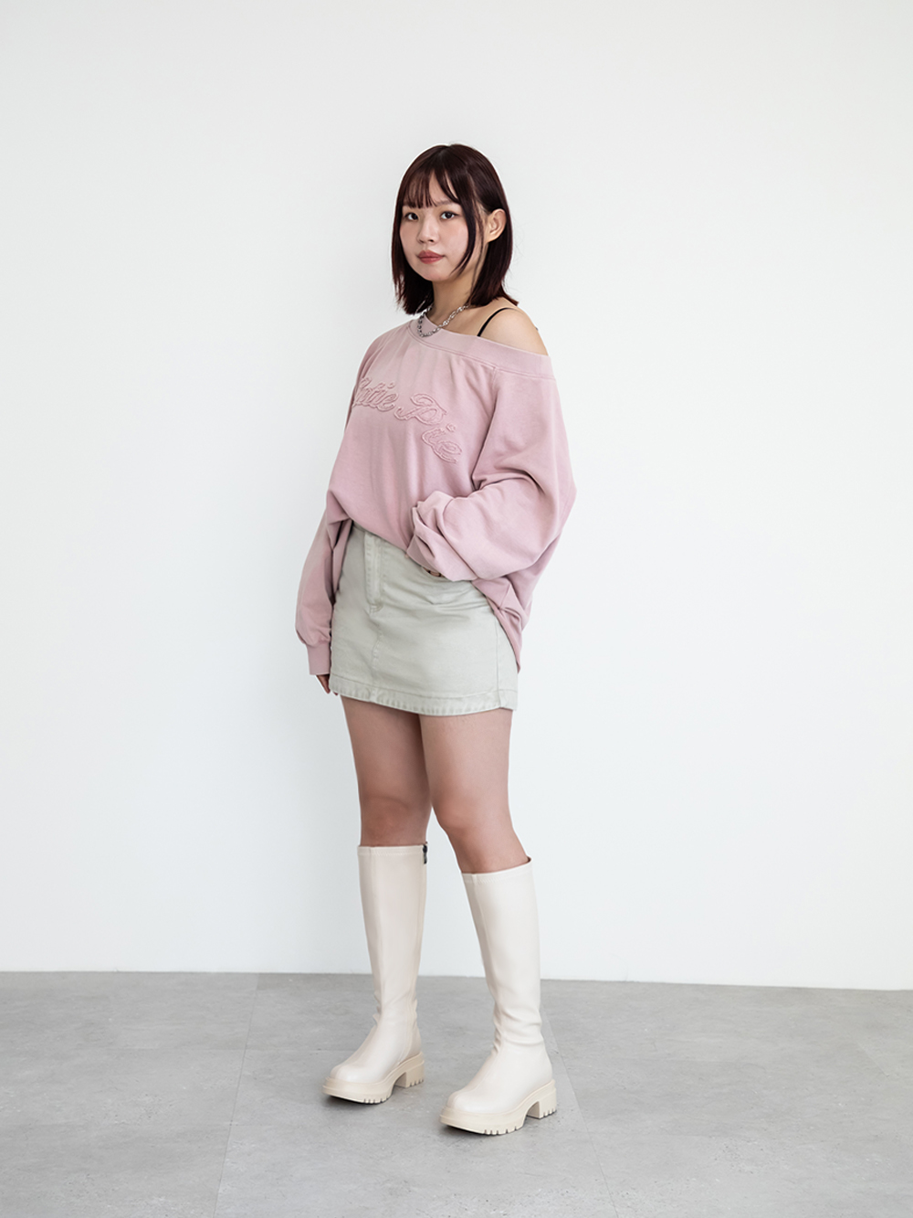 【加寬筒圍】韓團指標素面厚底瘦瘦長靴 米白色