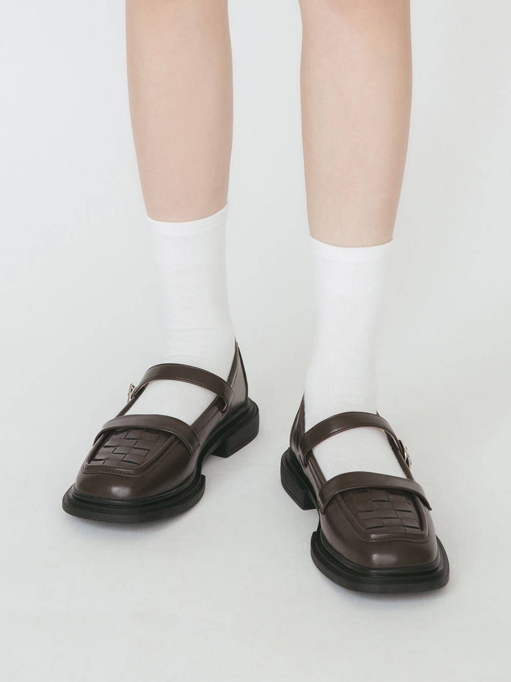 棋盤格編織樂福瑪莉珍鞋 咖