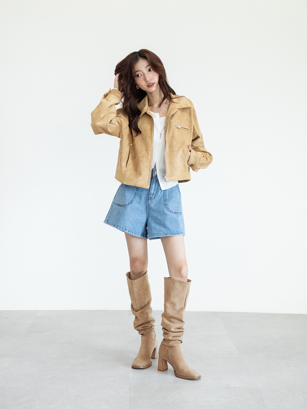 曠野玫瑰圓頭木紋跟堆堆長靴 杏色