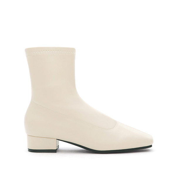 Stradivarius Seam Front Square-Toe Low-Heel Slim Boots French Vanilla White