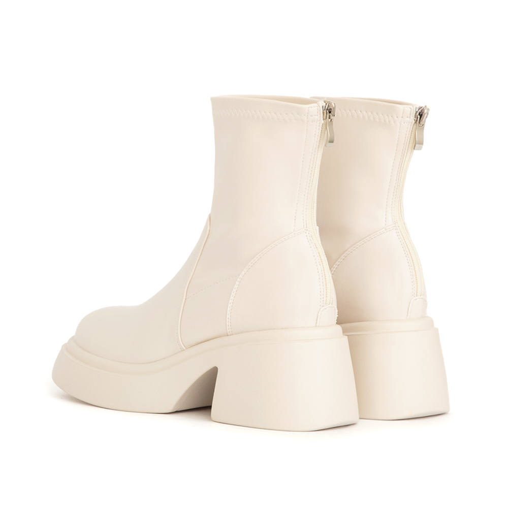 美腿濾鏡．輕量加厚底瘦瘦短靴 白色