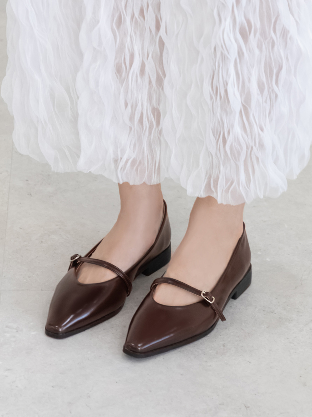 女爵尖頭平底瑪莉珍鞋 咖啡色