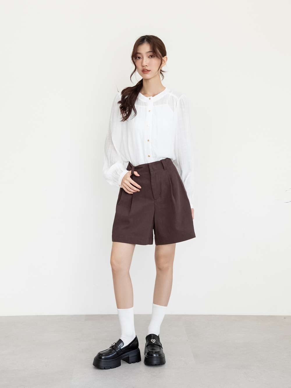 Love愛心釦飾厚底樂福鞋 黑色