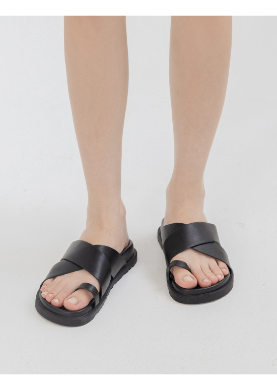 Wide strap Cross-over Thick Sole Sandals Black