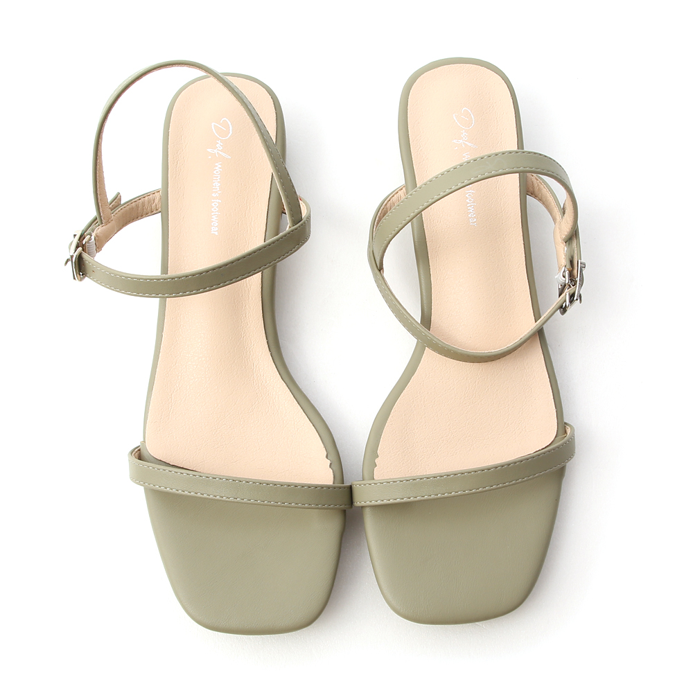 heeled sandals with square toe