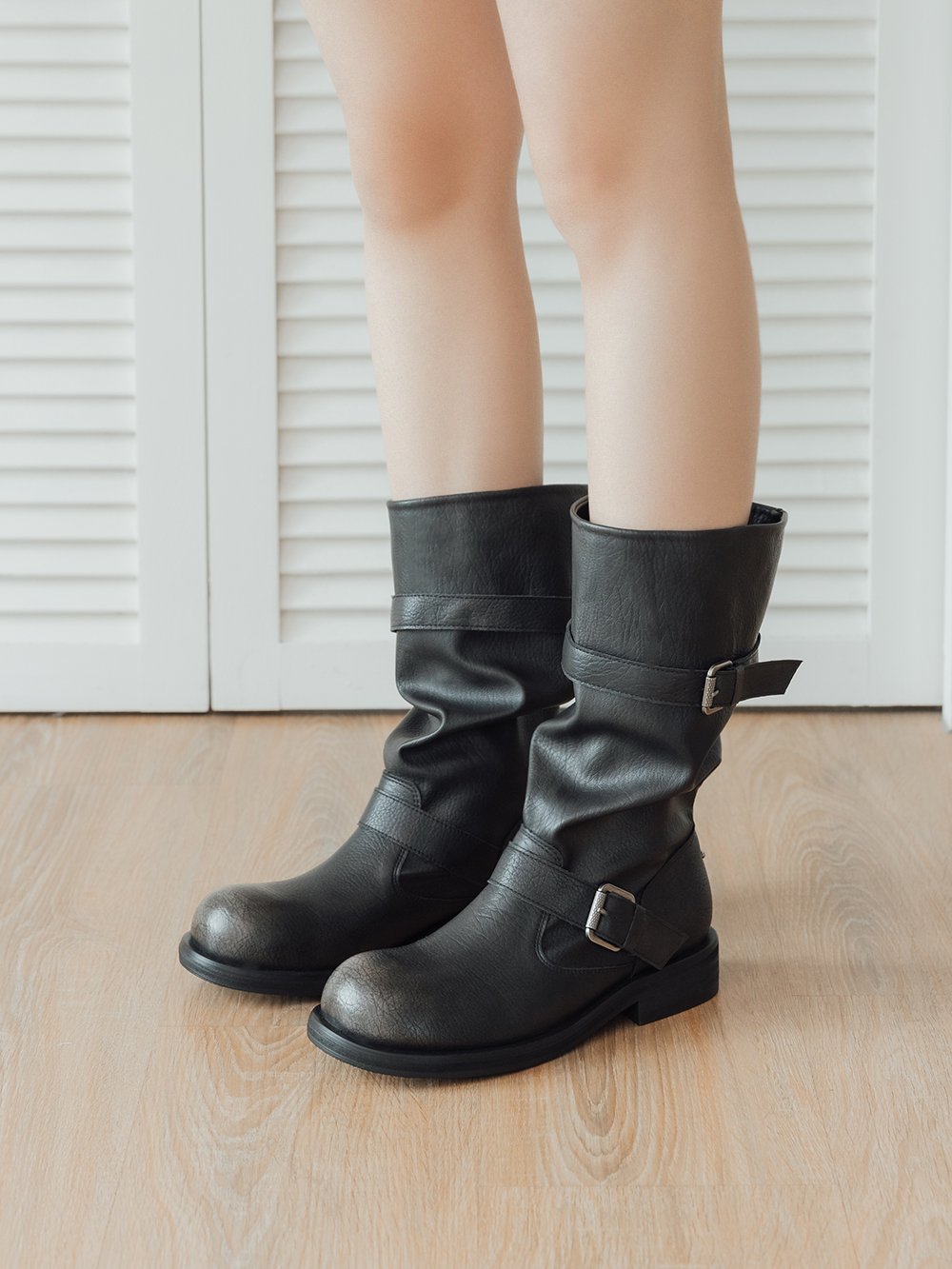 個性工裝風仿舊感釦環中筒靴 黑色