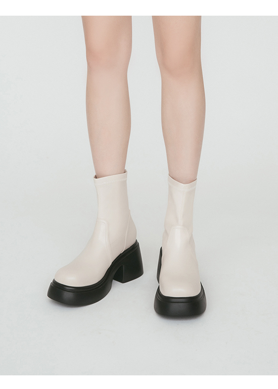 美腿濾鏡．輕量加厚底瘦瘦短靴 香草米