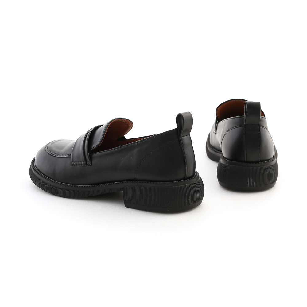Round Toe Loafers Black