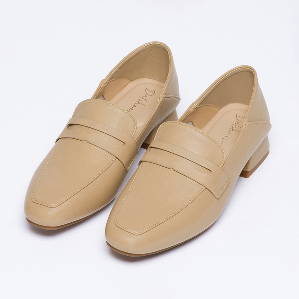 4D Cushioned Pointed Toe Loafers Beige