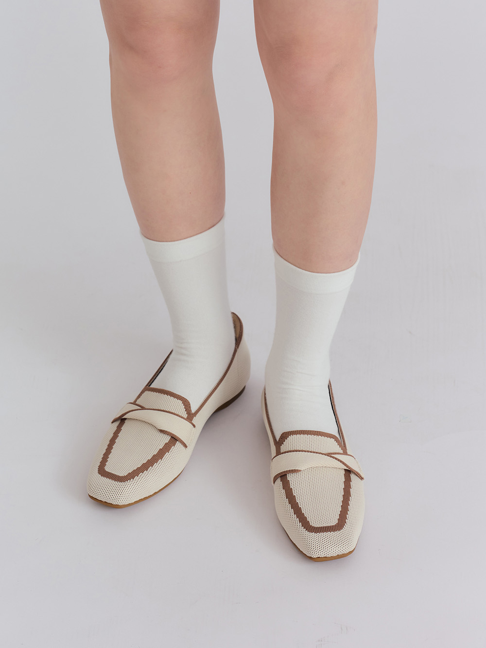 【3D零感雲織鞋】雙色拼接扭結方頭樂福鞋 香草米