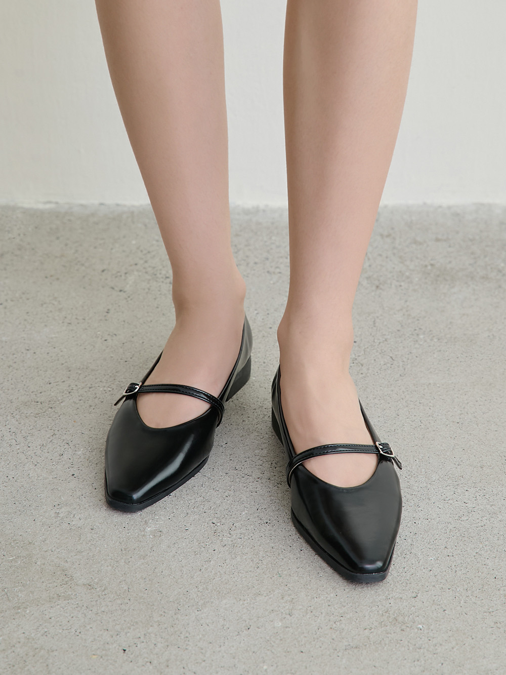 女爵尖頭平底瑪莉珍鞋 黑色