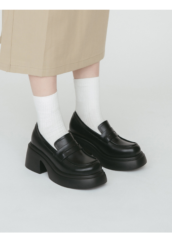 日本高校．經典款輕量厚底樂福鞋 時尚黑