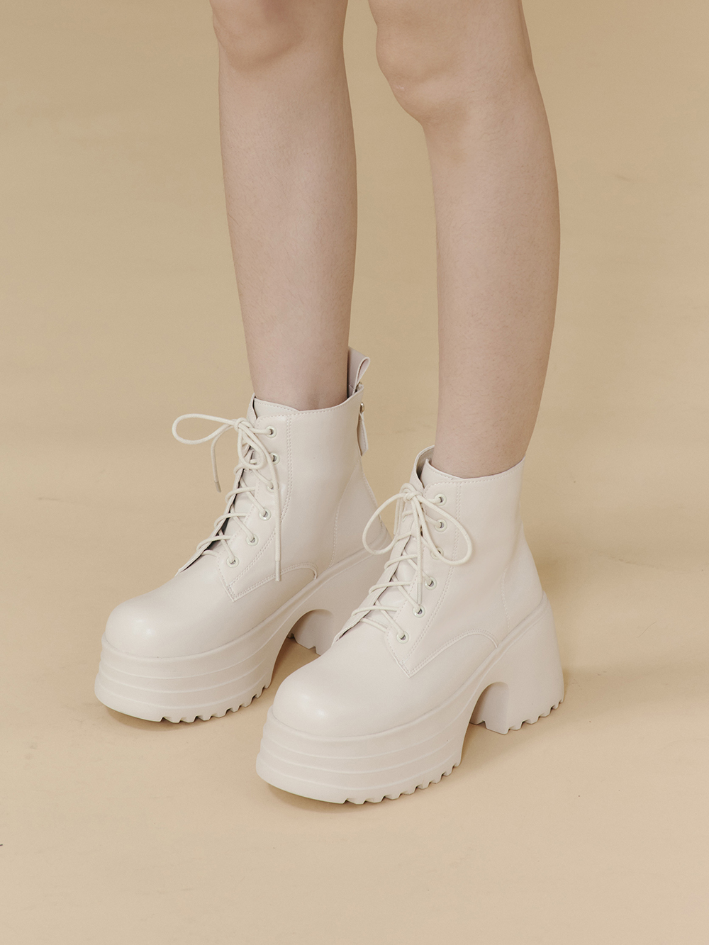 舞力全開增高加厚底綁帶短靴 米白色