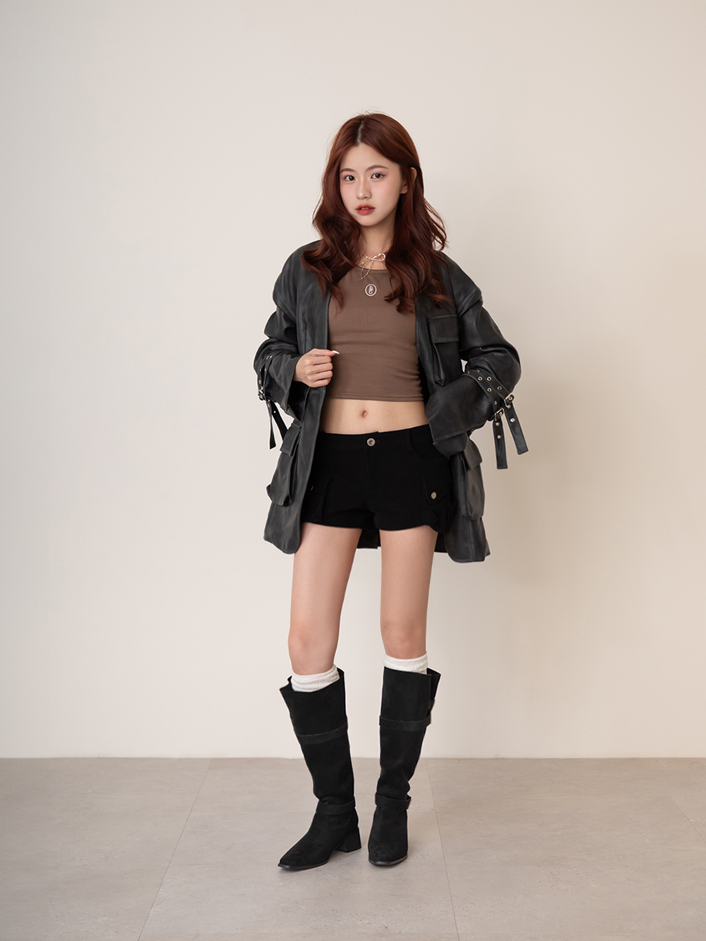 全場焦點絨面釦環尖頭中筒靴 黑色