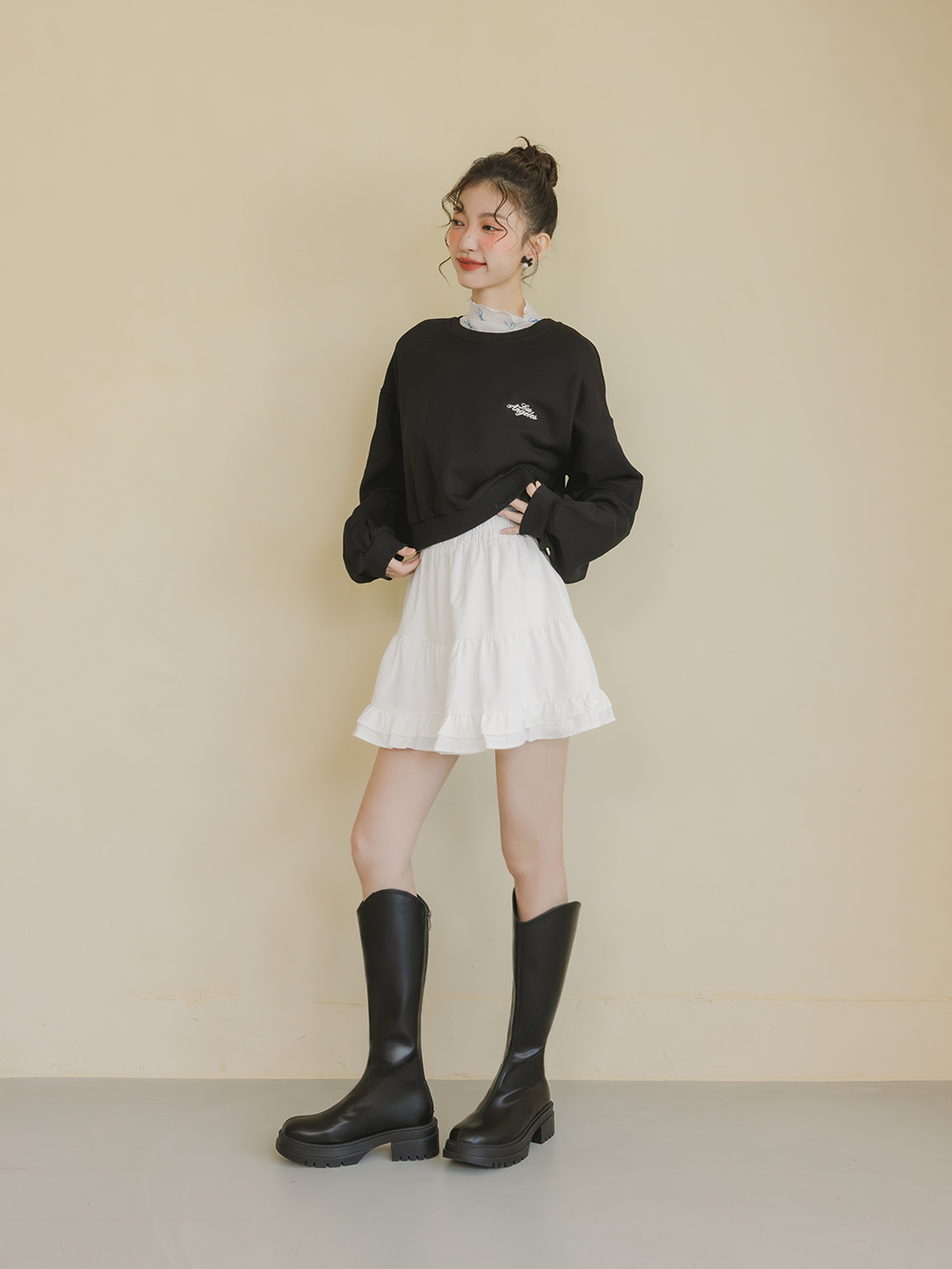 簡單好看.V口素面中跟瘦瘦長靴 時尚黑