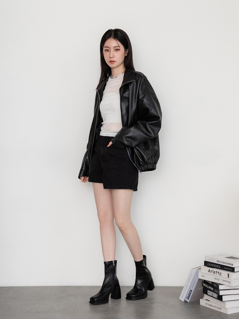 女神降臨．加厚水台高跟瘦瘦短靴 時尚黑