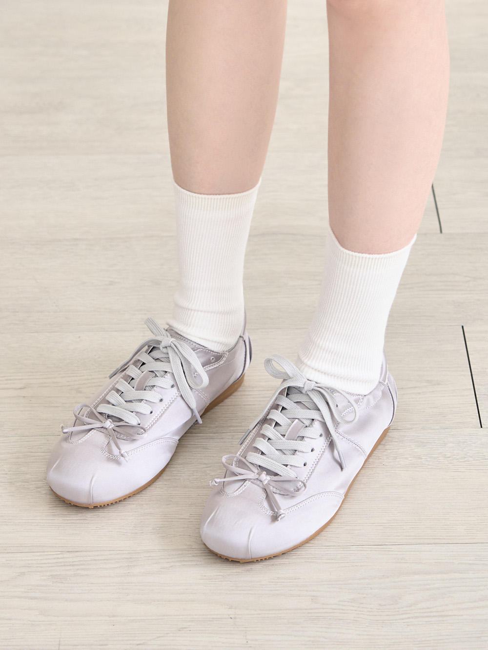 絲絨光感綁帶芭蕾風休閒鞋 灰色