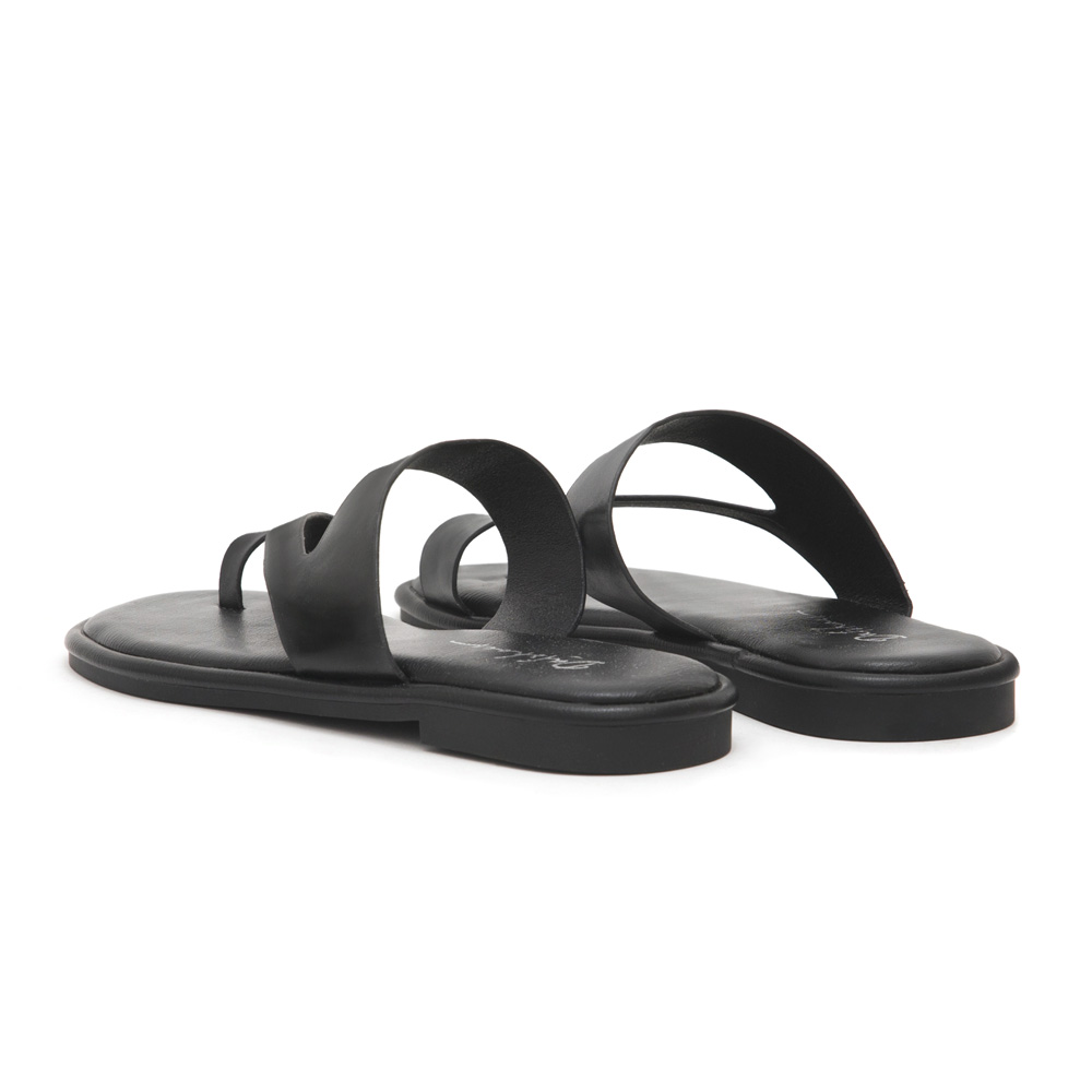 Diagonal Strap Soft Toe Loop Sandals Black